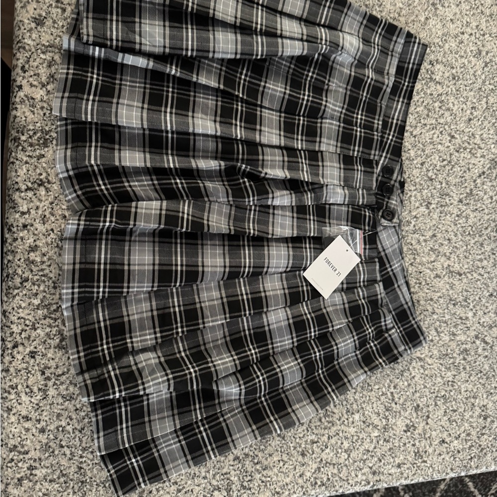 Forever 21 Black and White A-Line Mini Skirt